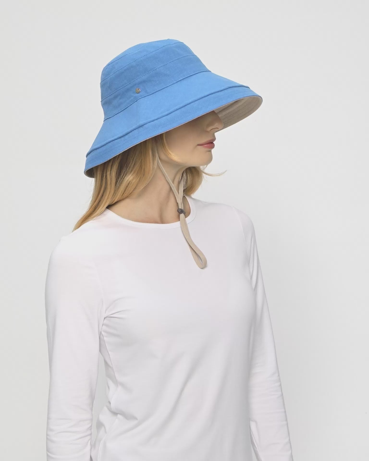 Blue / Beige
